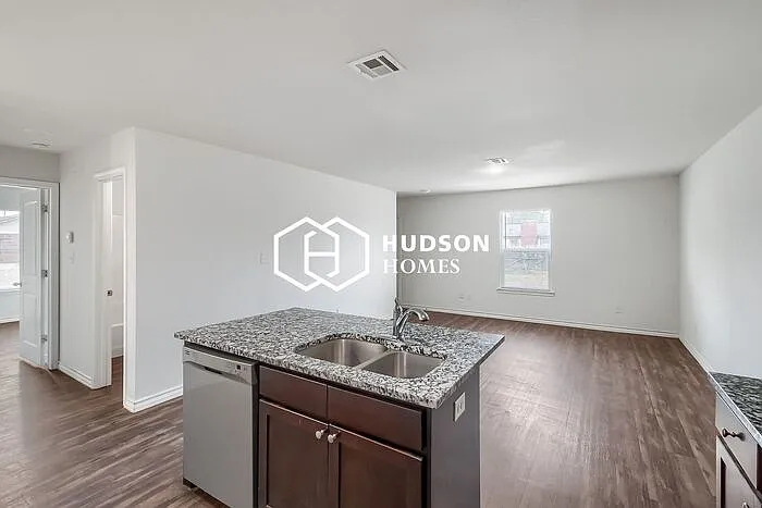 2414 E Cornell St — Photo 6