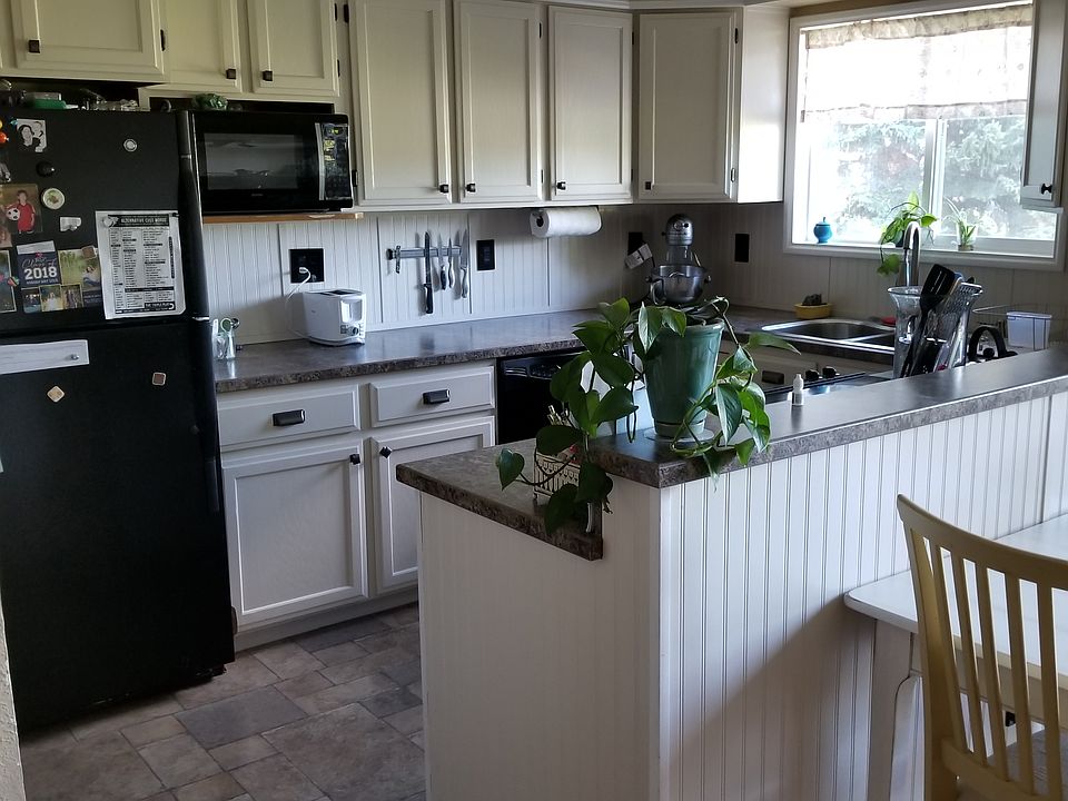 Open kitchen and dining room