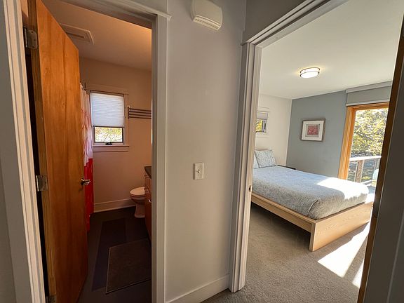 5th image of 330 Franklin Ave #B