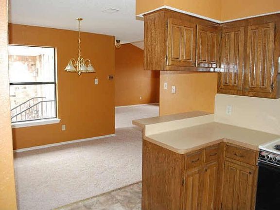 4th image of 7853 Mahonia Dr