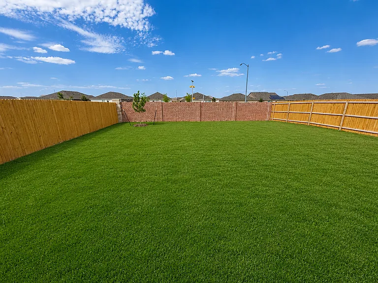 15020 Reyes Rd — Photo 17