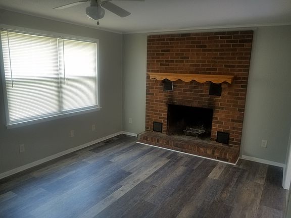 4th image of 912 Dayton Dr