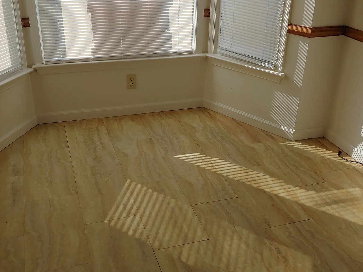 3 bed, 2.5 bath, 1516 sqft, $2,200 — Photo 2