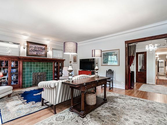 4th image of 5510 S Hyde Park Blvd #1