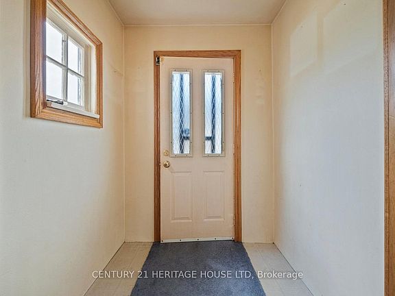 2nd image of 383 Marlborough St