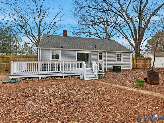 3rd image of 7810 Hermitage Rd