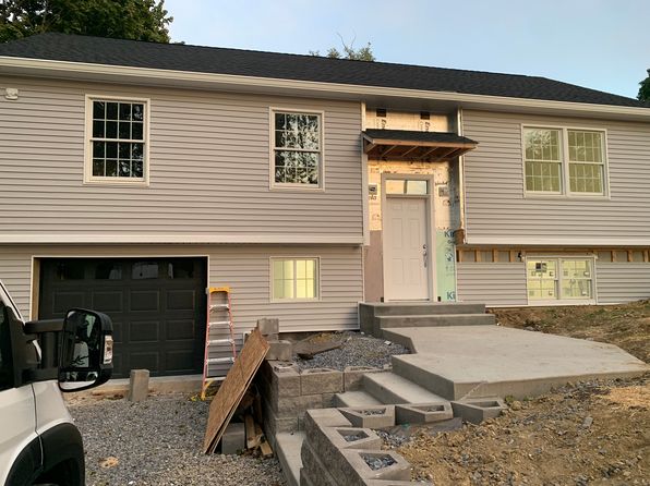 6 Horseshoe Dr