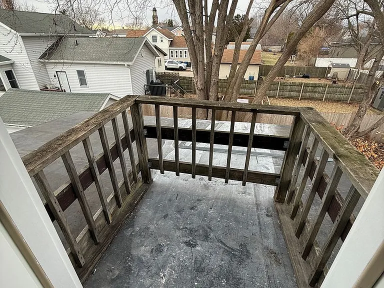 1119 S Main St — Photo 10