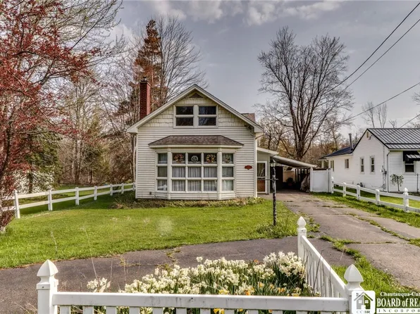 409 Herr Rd, Angola, NY 14006