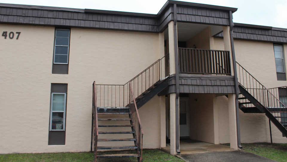 1st image of 407 Marshall Ct NW Unit 07