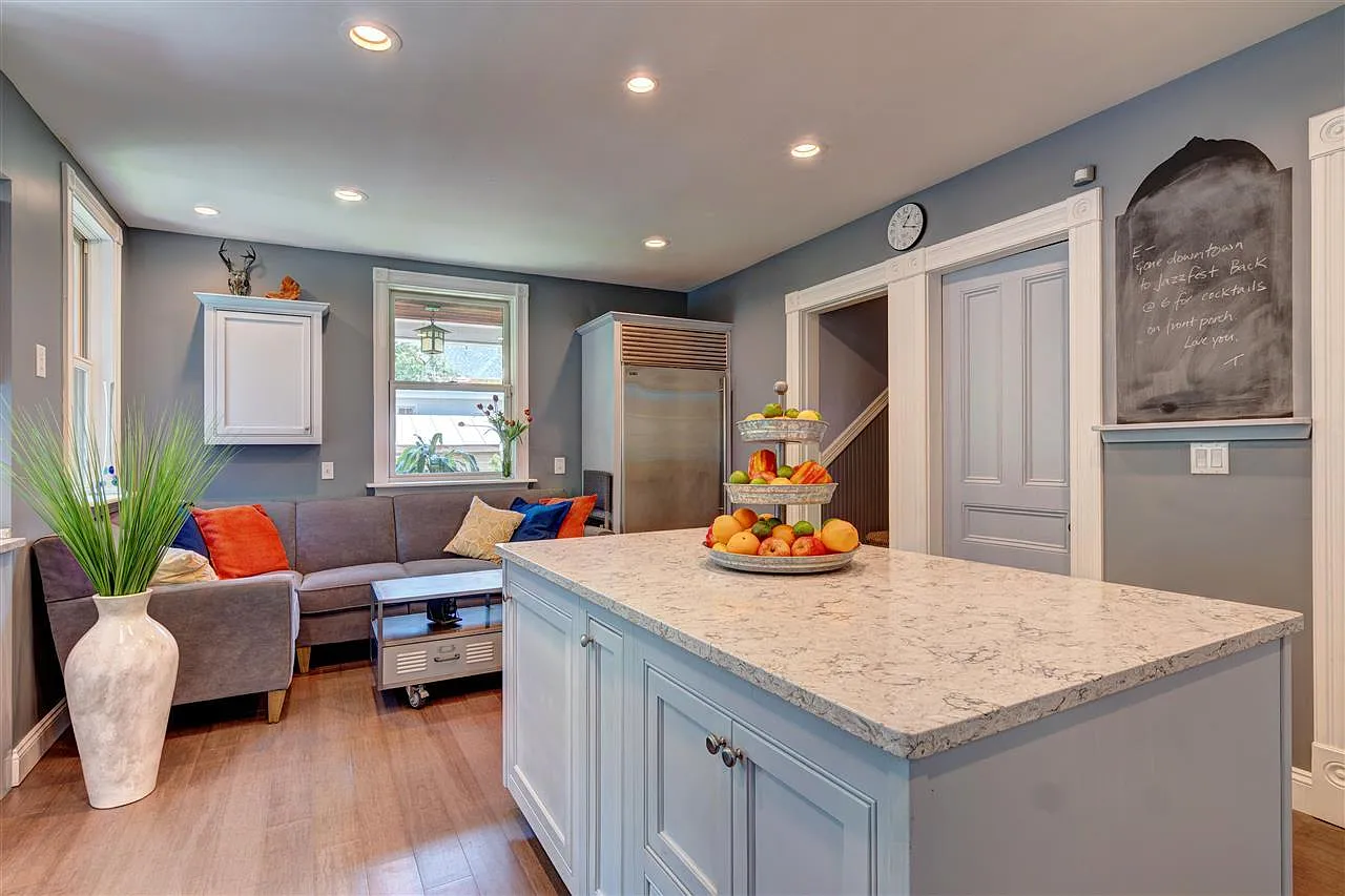 266 S Union St — Photo 4