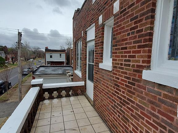 5th image of 916 Bates St Floor 2