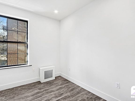 3rd image of 11920 Union Tpke APT E3b3