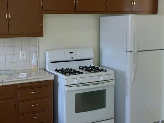 3rd image of 10730 Sheldon St
