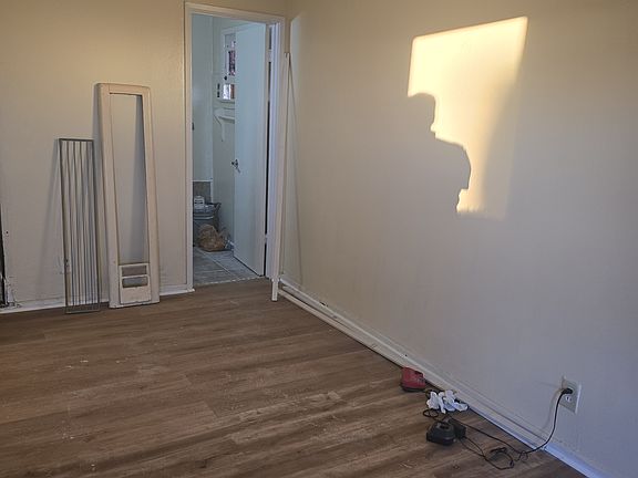 4th image of 1467 E Main St #1471