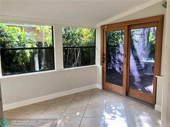 3rd image of 1721 NE 17th Way