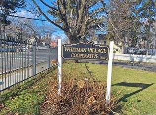 280 Lowndes Ave APT 209G, Huntington Station, NY 11746