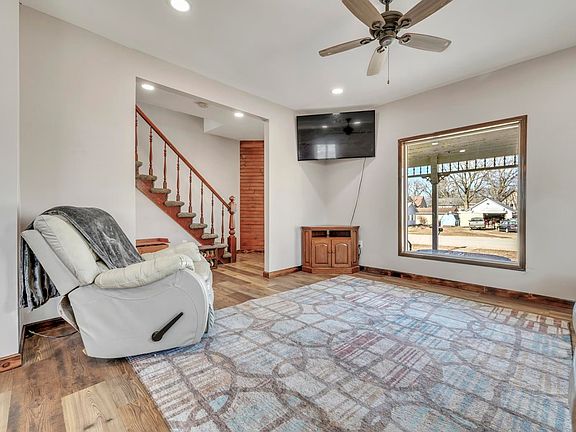 2nd image of 603 Blake St
