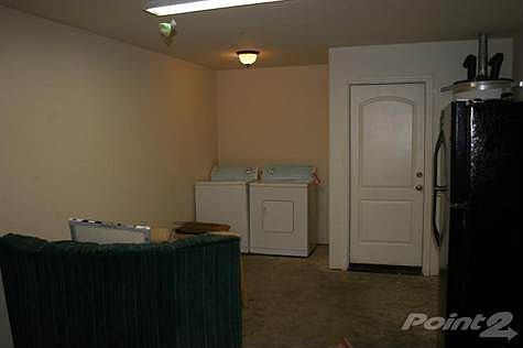 9132 B garage w/washer & dryer