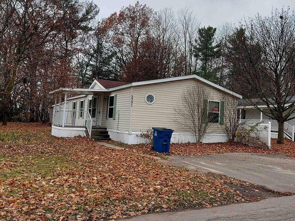1st image of 2397 Treelane Dr