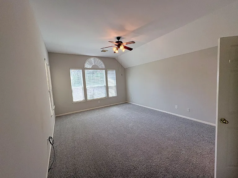 18703 River Meadows Rd — Photo 28