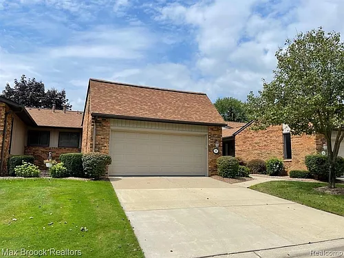 4585 Laurel Club Cir Photo 1