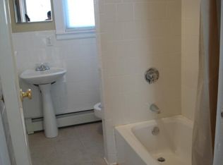 304 Bay View Ave #2, Cranston, RI 02905