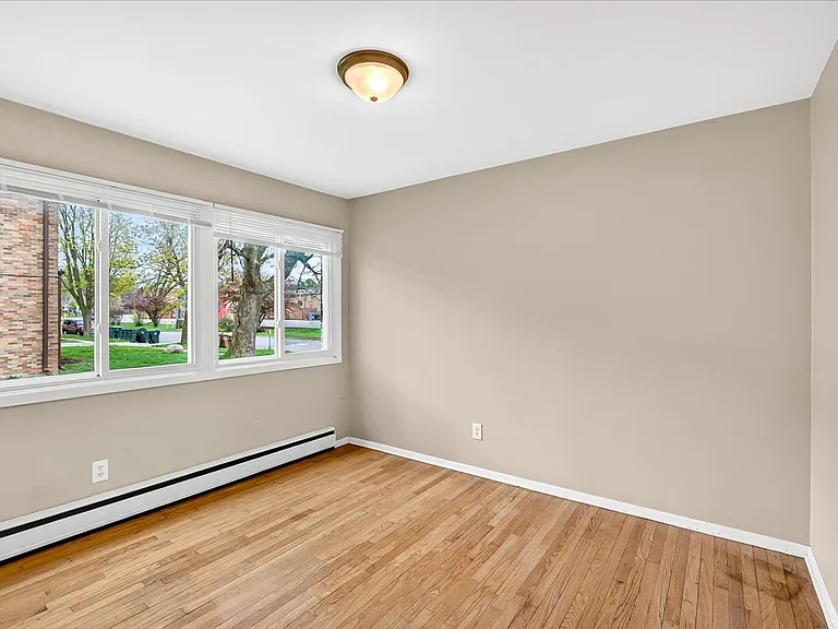 5726 Russett Rd — Photo 21