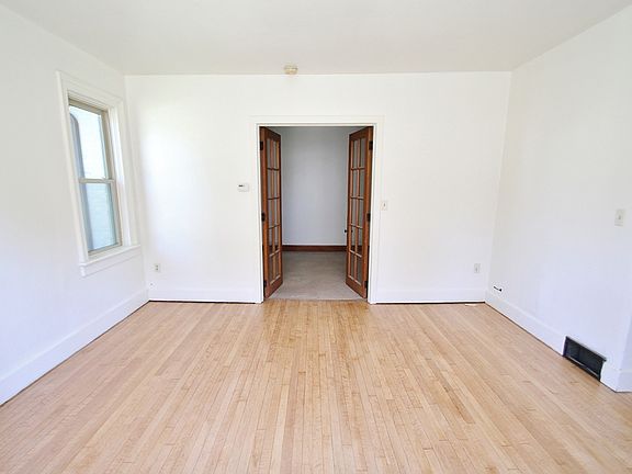 2nd image of 409 Dewey Ave