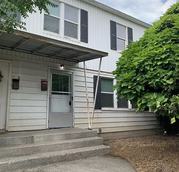 708 Van Giesen St — Photo 2