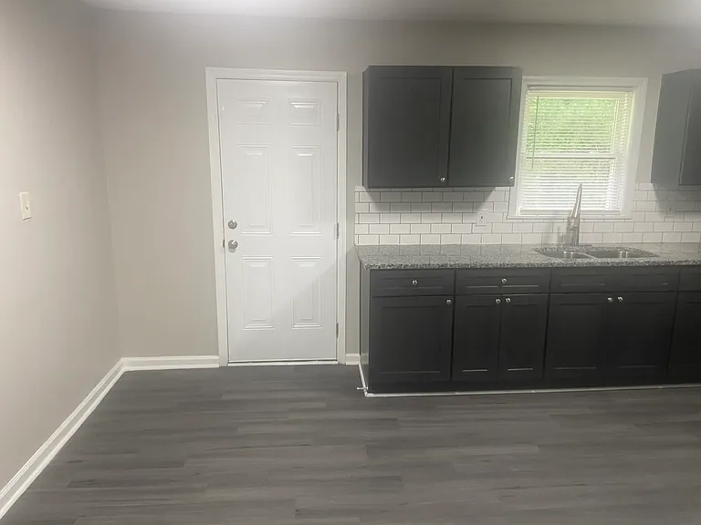 2473 Charlene Ct — Photo 4
