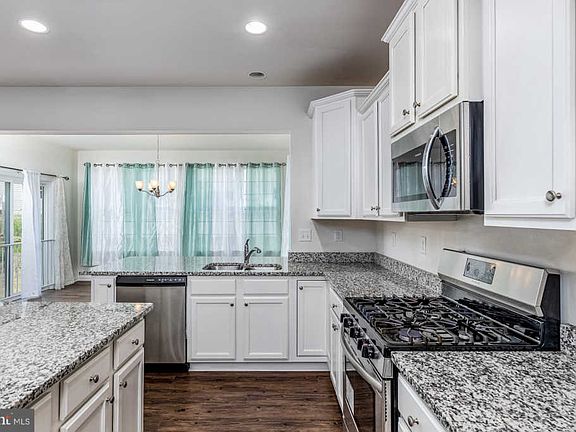5th image of 61 Bayside Dr