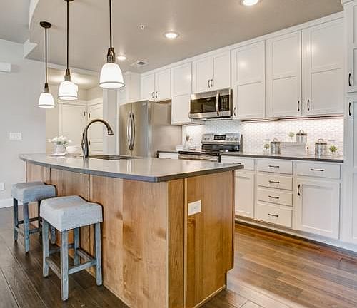 Kitchen - Previous Cambridge Floor Plan - Finishes May Vary