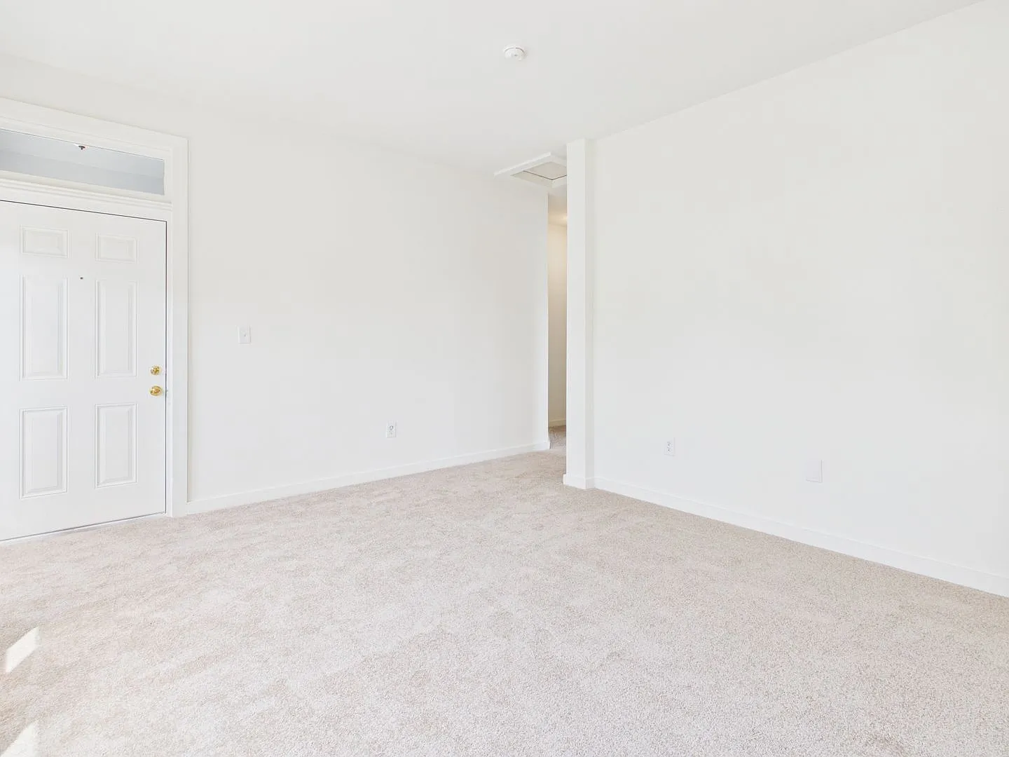3 bed, 1.0 bath, 1275 sqft, $1,750 — Photo 4
