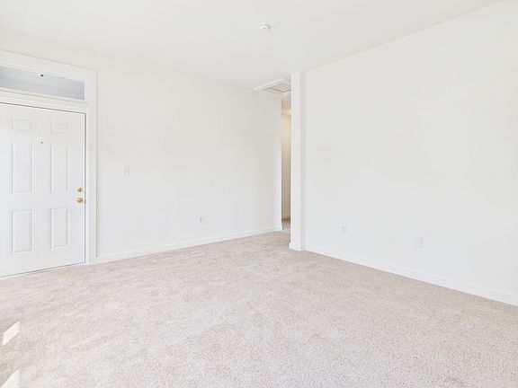 4th image of 204 Wellford St APT D