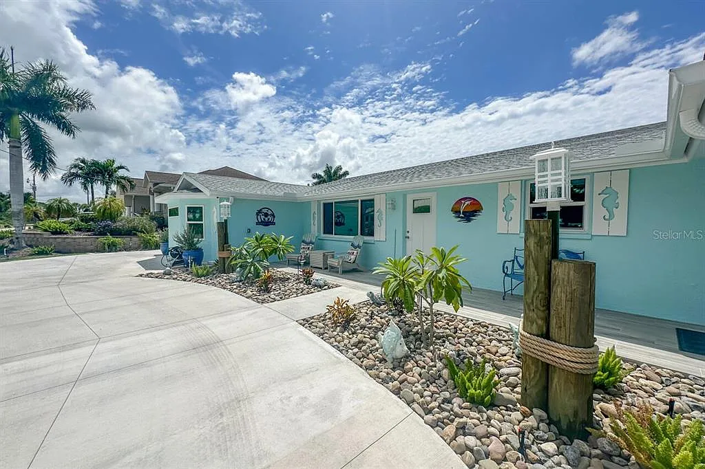 4 bed, 3.0 bath, 1579 sqft, $8,000 — Photo 3