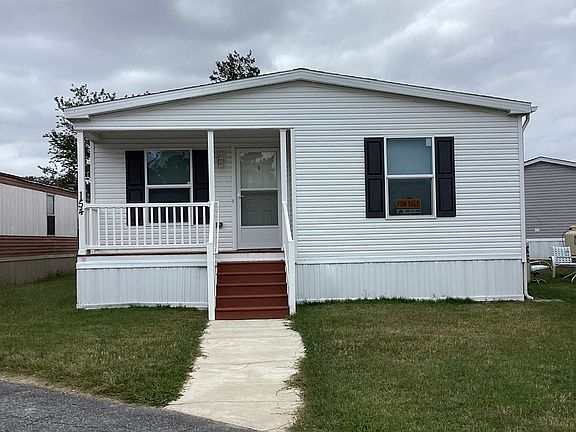5th image of 154 Willow Dr #154
