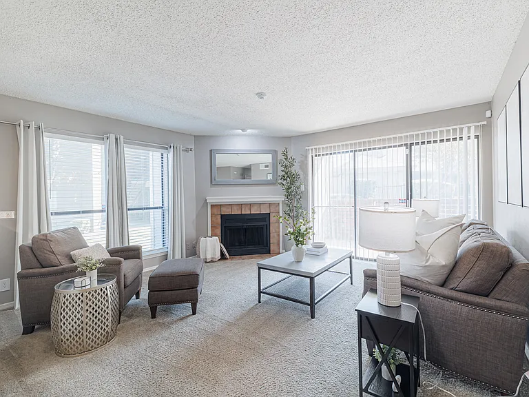 Model Unit Living 01