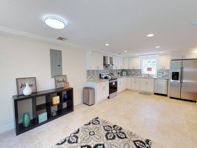 17 Holly Ln, Westbury, NY, 11590