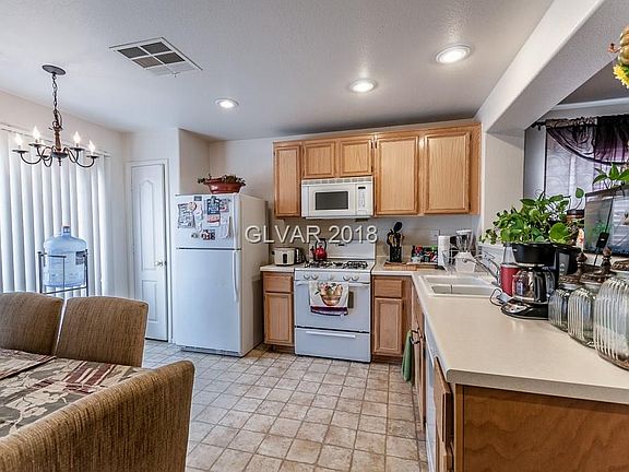 5th image of 4928 Whistling Acres Ave