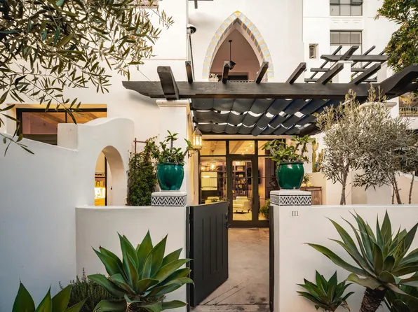 401 Chapala St APT 111, Santa Barbara, CA 93101