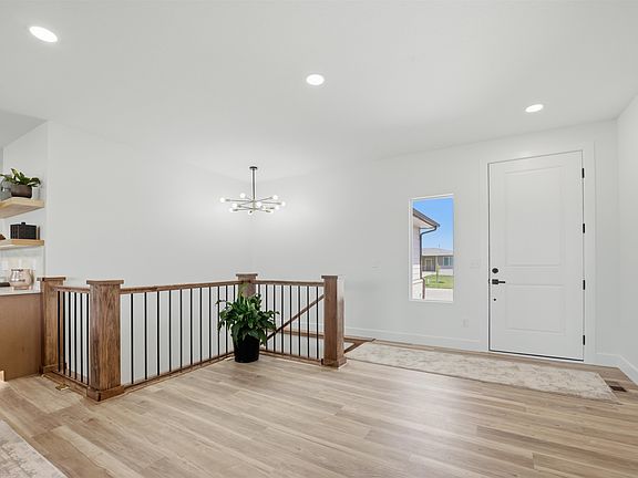 4th image of 2739 E Ironstone St