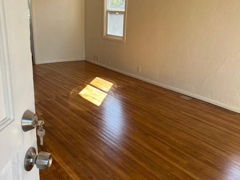 4581 Wilson Ave — Photo 9