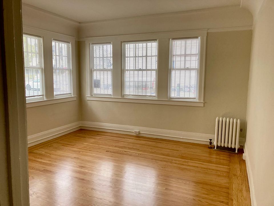1st image of 325 Franklin St APT 2