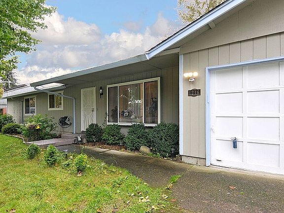 2nd image of 1216 S Parkway Ave