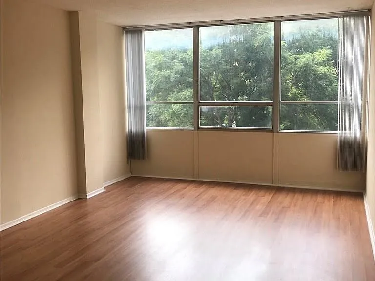 1800 Lavaca St #205 — Photo 2