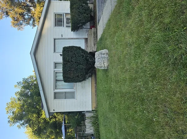 1219 Idlewild Dr, Round Lake Beach, IL 60073