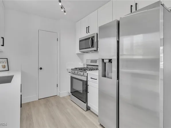 211 Dogwood St, Henderson, NV 89015