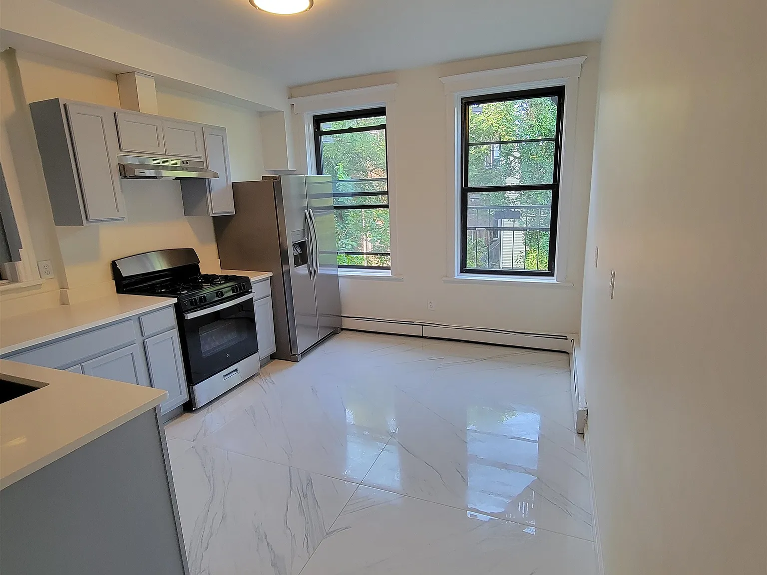 2 bed, 1.0 bath, $2,300 — Photo 2
