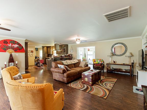 4th image of 807 Tanglewood Dr